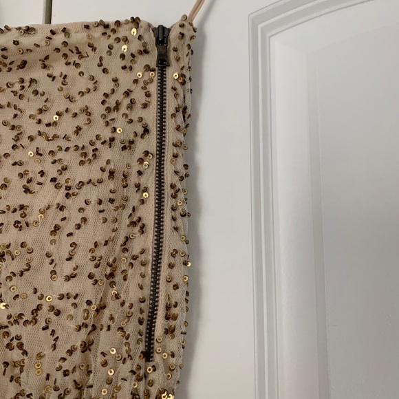 ❤️Alice + Olivia Gold Sequin Mini Dress M - Picture 4 of 5